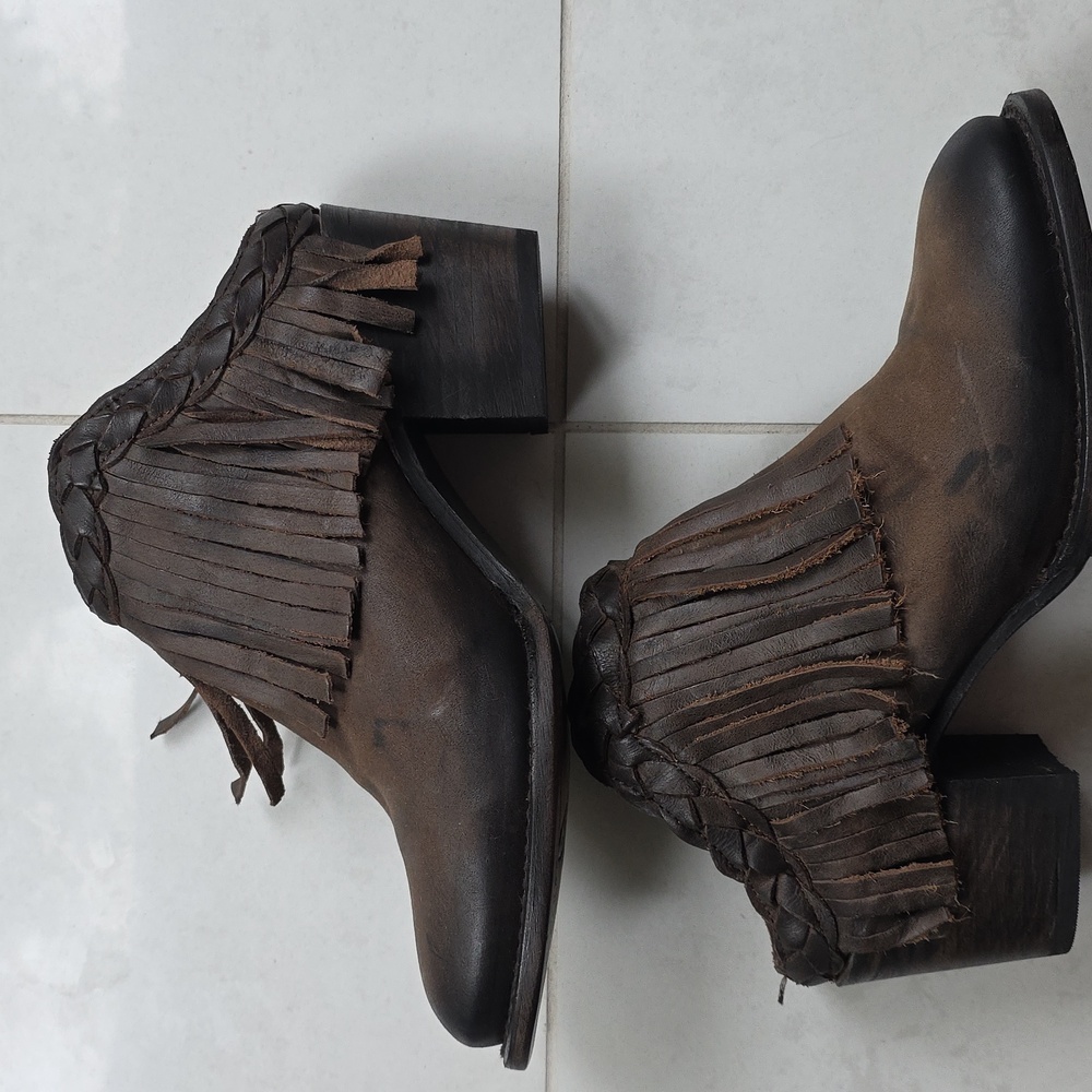 New without box Freebird Sally Boots Brown Fringe Ankle Booties Distressed sz 9 - Picture 5 of 7